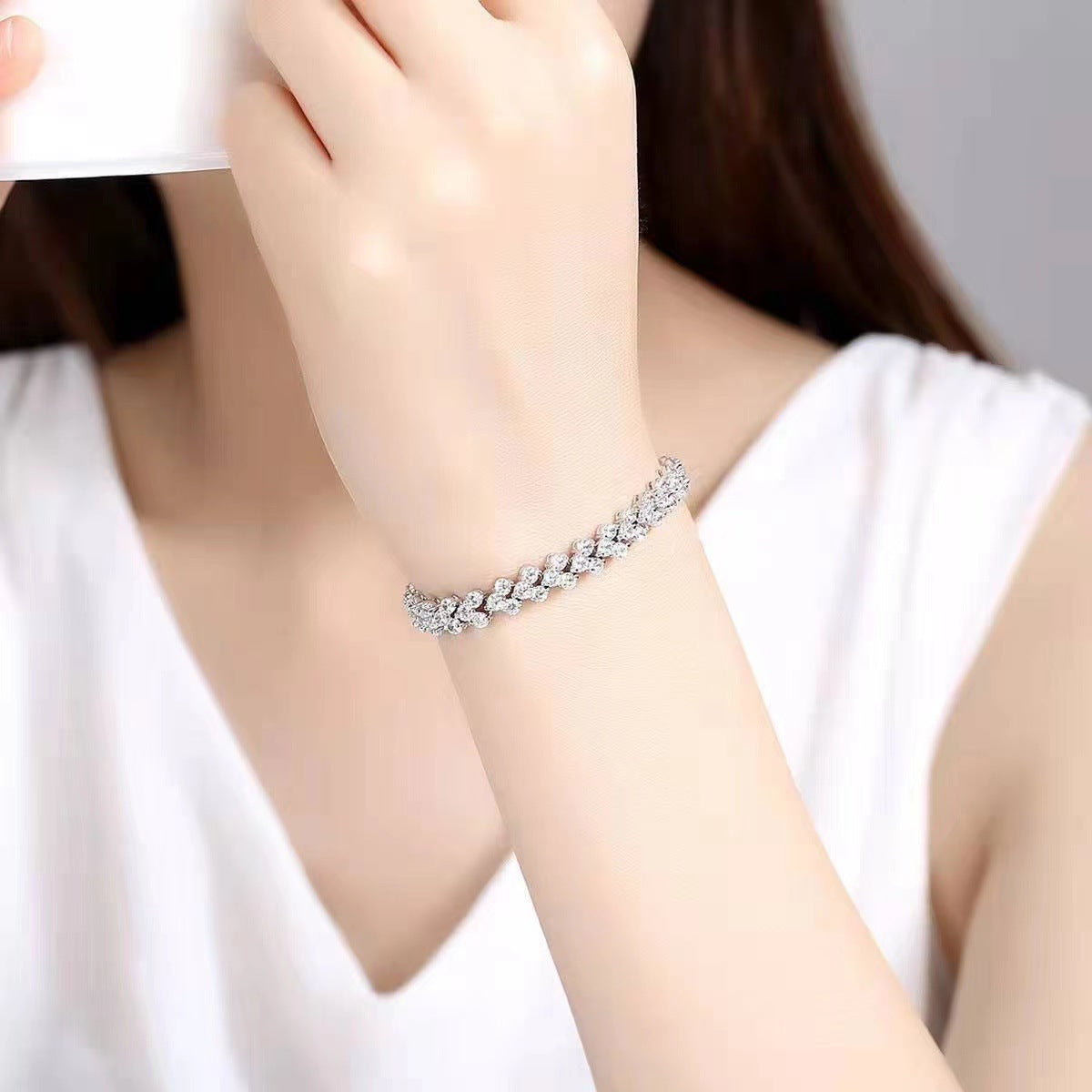 Zia | Pulsera de diamantes con diseño geométrico para mujer, estilo ligero y lujoso