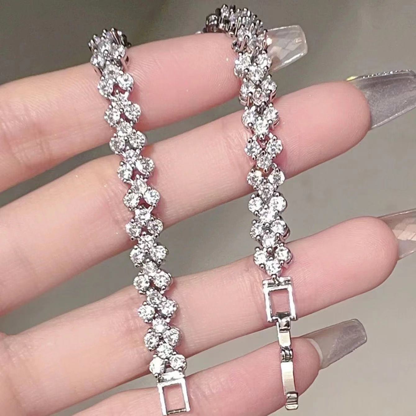 Zia | Pulsera de diamantes con diseño geométrico para mujer, estilo ligero y lujoso