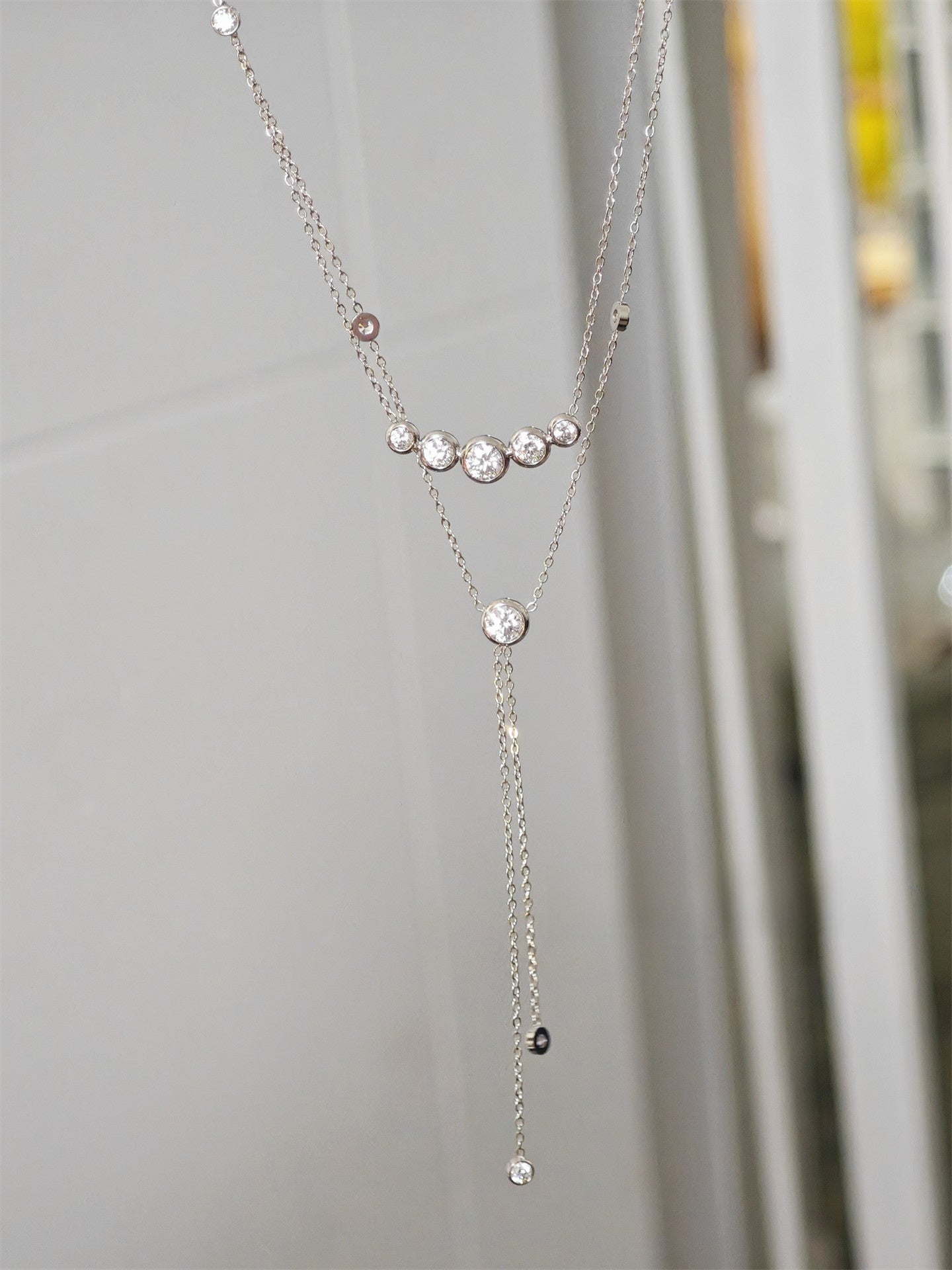Zuleika | Collar de dos vueltas con circonitas en la clavícula